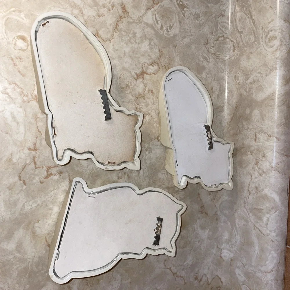 Triple Set of Homco Plastic Wall Hanging Kitten Cat Pink Ribbon Blue‎ Eyes
